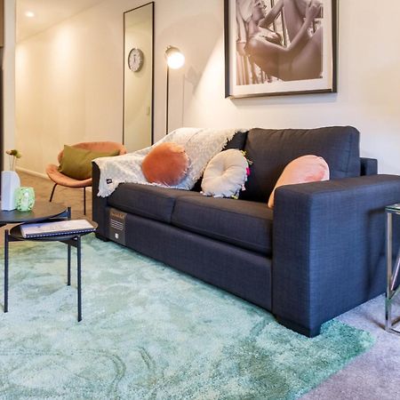 Cozy 1-Bed Apartment With Park Views, Sleeps 4 Christchurch Exteriér fotografie