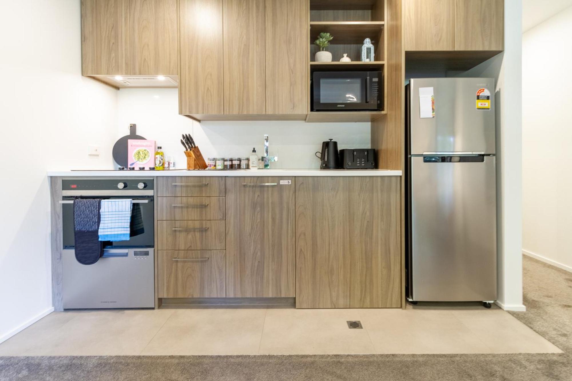 Cozy 1-Bed Apartment With Park Views, Sleeps 4 Christchurch Exteriér fotografie