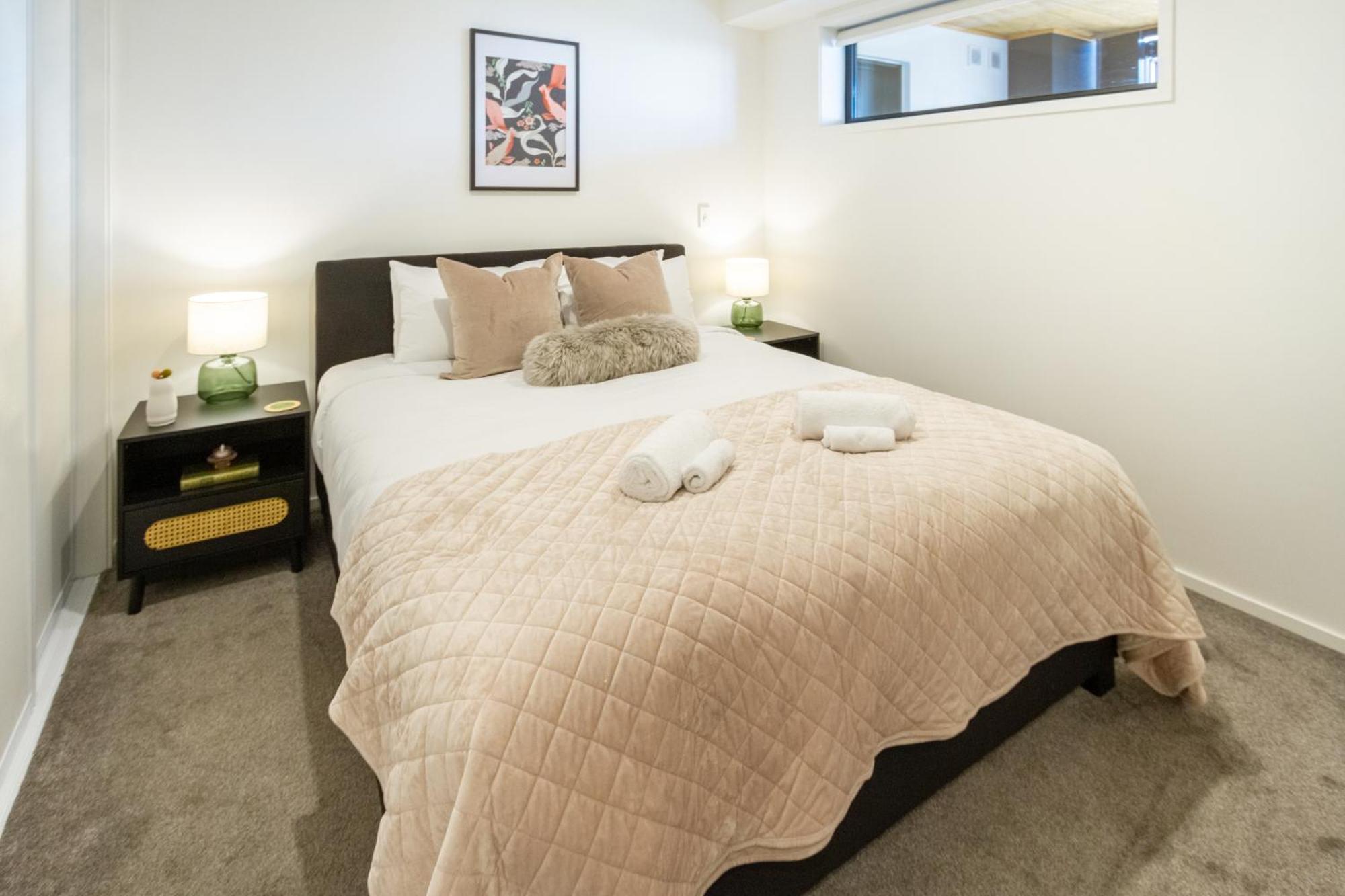 Cozy 1-Bed Apartment With Park Views, Sleeps 4 Christchurch Exteriér fotografie