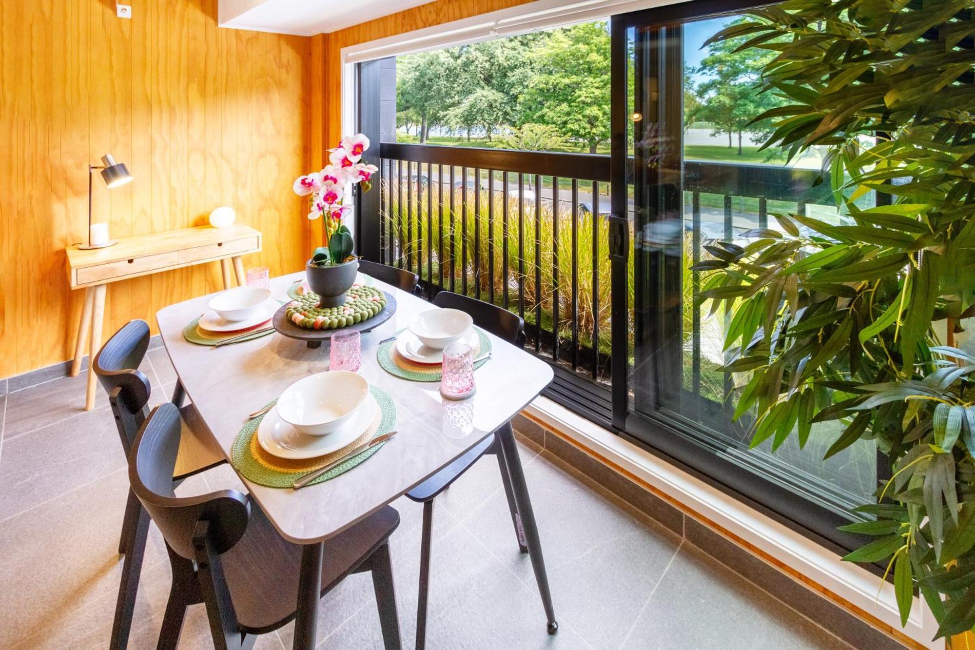 Cozy 1-Bed Apartment With Park Views, Sleeps 4 Christchurch Exteriér fotografie